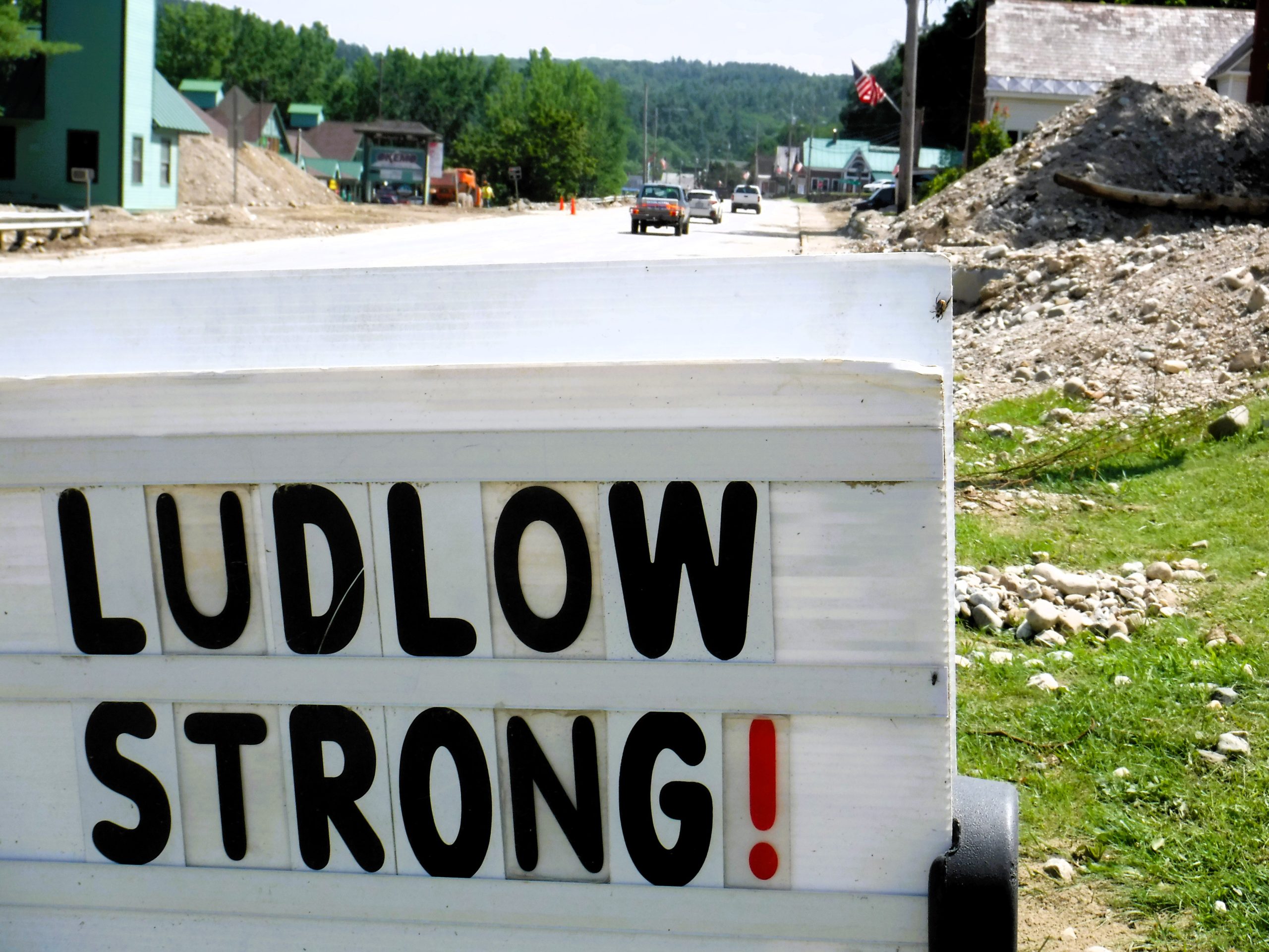 a sign that says ludlow strong.